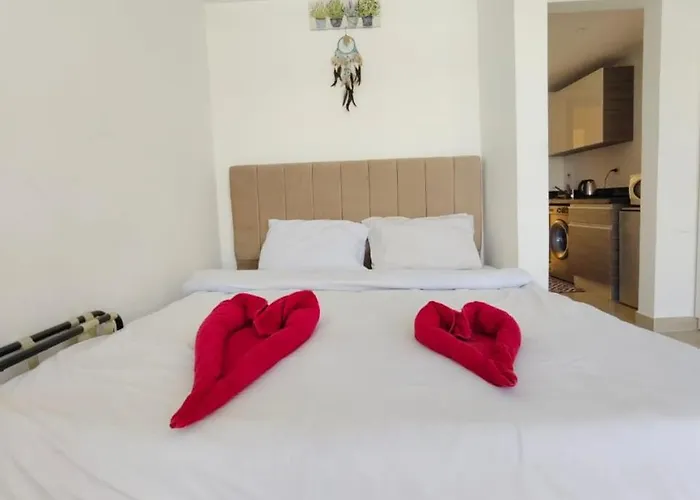 Appartamento G-cribs With Pool View And Access