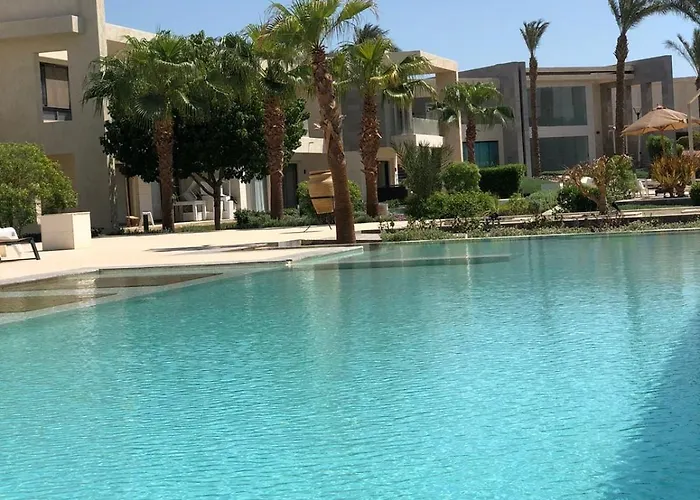 G-cribs With Pool View And Access Appartamento